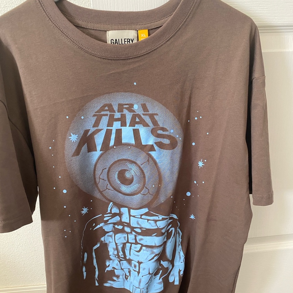 art gallery tee.perfect condition